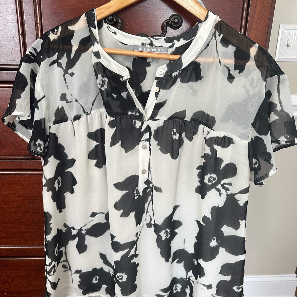 Blouse - Picture 2 of 2
